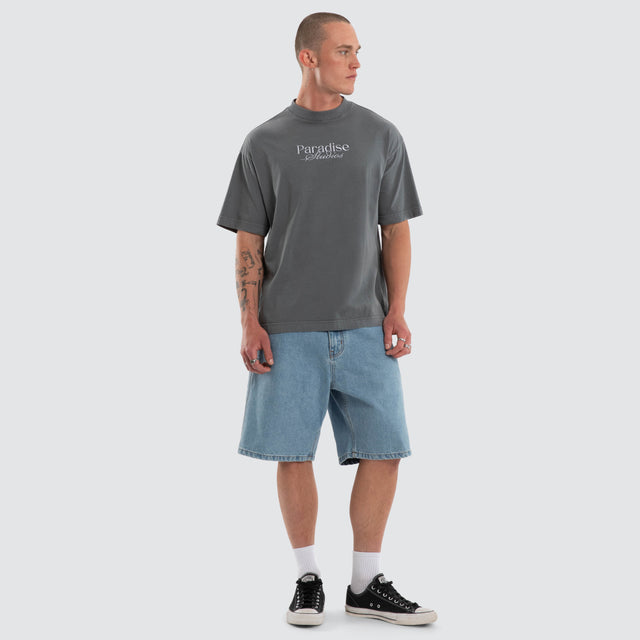 Model wears Merch Street Tee Pigment Dark Slate T-Shirts Grey – image 3