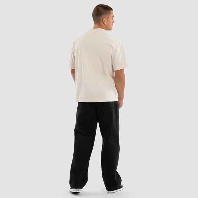 Model wears Board Street Tee Moonbeam T-Shirts Grey – image 2