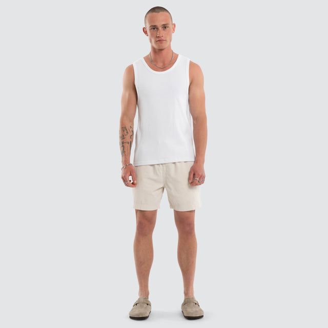 Model wears Coastal Linen Short Oatmeal Shorts Cream – image 4
