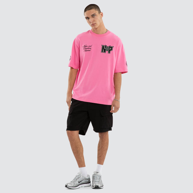 Model wears Figures Oversized Tee Pink T-Shirts Pink – image 5
