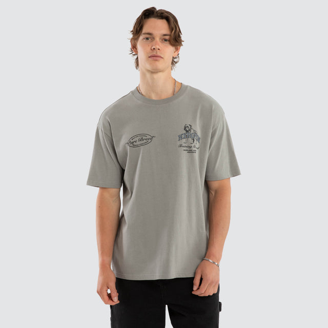 Model wears Ground Box Fit Tee Moon Mist T-Shirts Grey – image 3