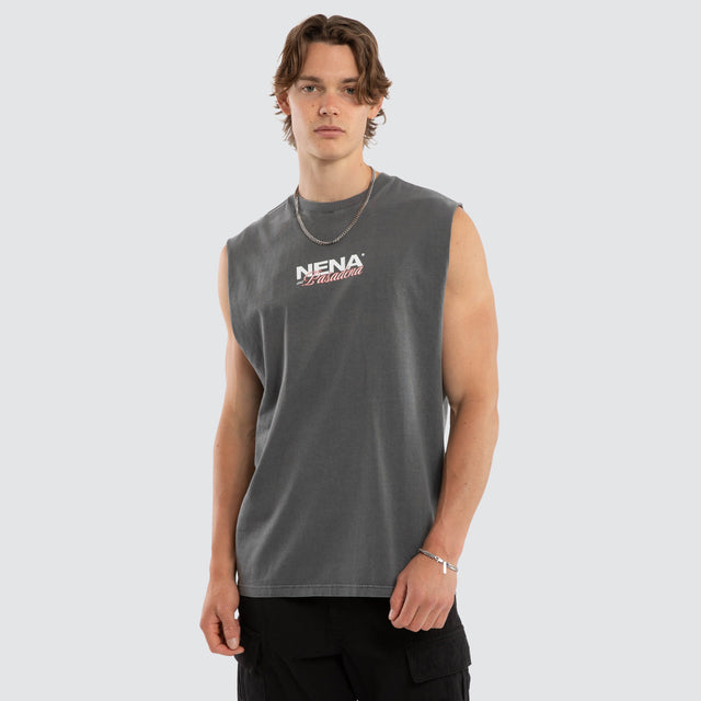 Model wears Demand Relaxed Muscle Pigment Charcoal Muscle Tees Grey – image 4