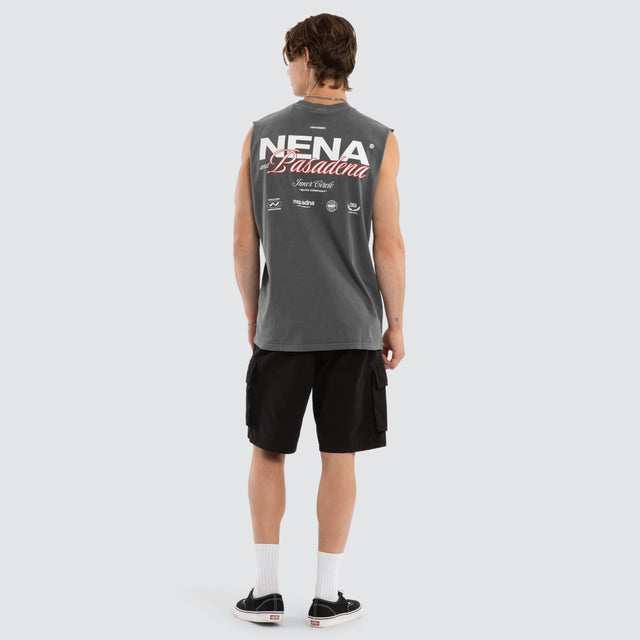 Model wears Demand Relaxed Muscle Pigment Charcoal Muscle Tees Grey – image 5