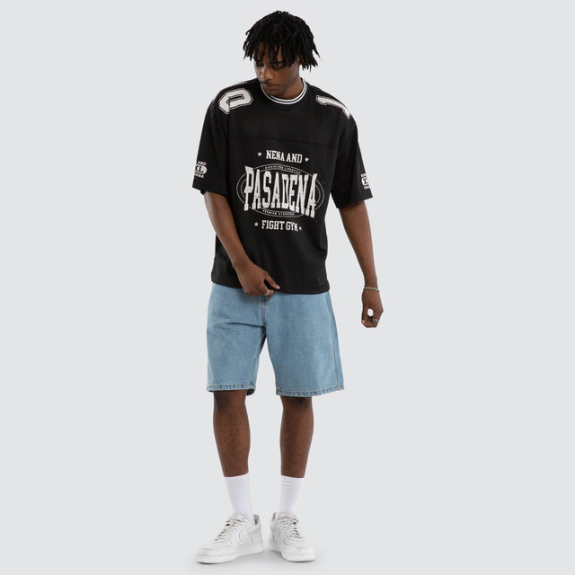 Model wears Mixer Football Jersey Jet Black T-Shirts Black – image 3