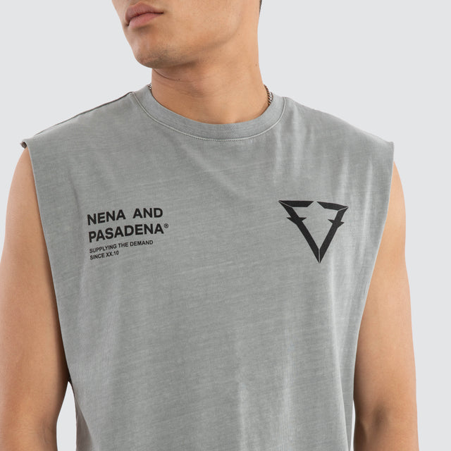 Model wears Cordier Dual Curved Muscle Neutral Grey Muscle Tees Grey – image 3