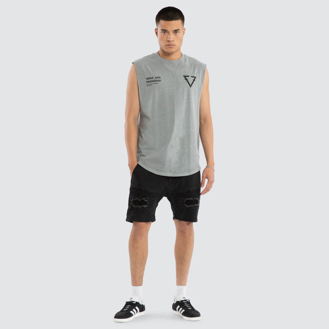 Model wears Cordier Dual Curved Muscle Neutral Grey Muscle Tees Grey – image 6