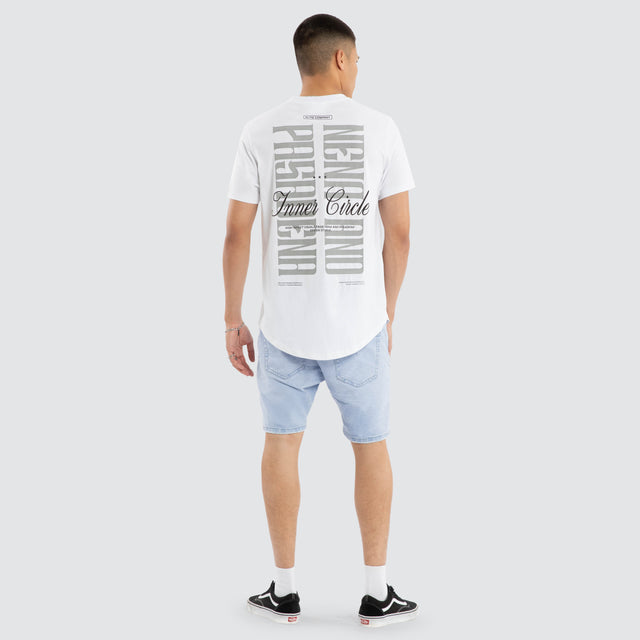 Model wears Dynamic Dual Curved Tee Optical White T-Shirts White – image 5