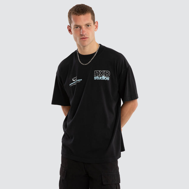 Model wears Major Raptor Tee Anthracite Black T-Shirts Black – image 3