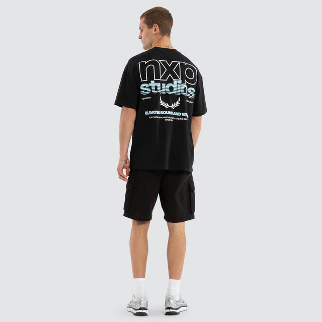 Model wears Major Raptor Tee Anthracite Black T-Shirts Black – image 5