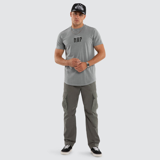 Model wears Ignite Dual Curved Tee Pigment Ultimate Grey T-Shirts Grey – image 2