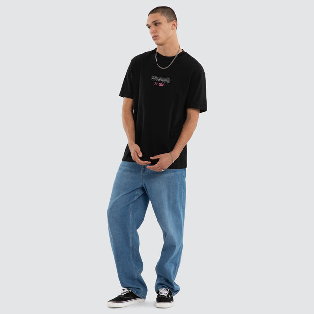 Model wears Upscale Relaxed Tee Jet Black T-Shirts Black – image 5