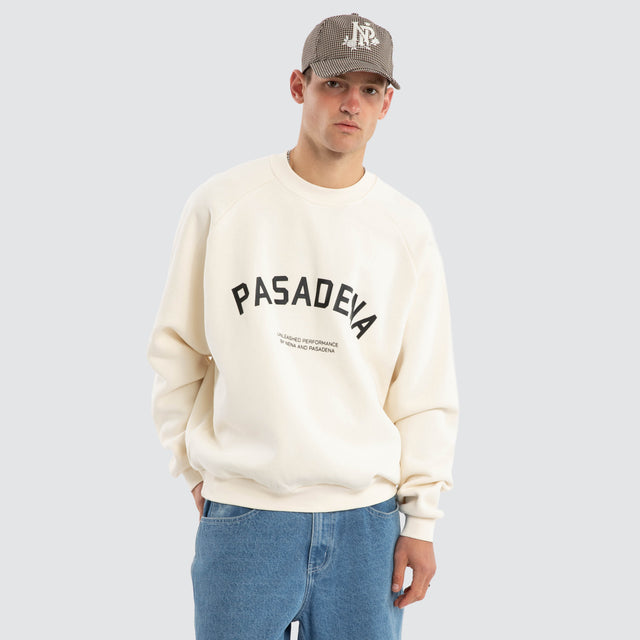 Model wears Rich Raglan Fleece Crew Warm White Gardenia Fleece White – image 1