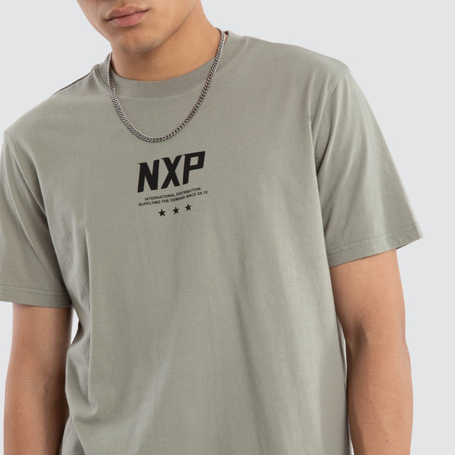 Model wears Synergy Dual Curved Tee Shadow T-Shirts Grey – image 4