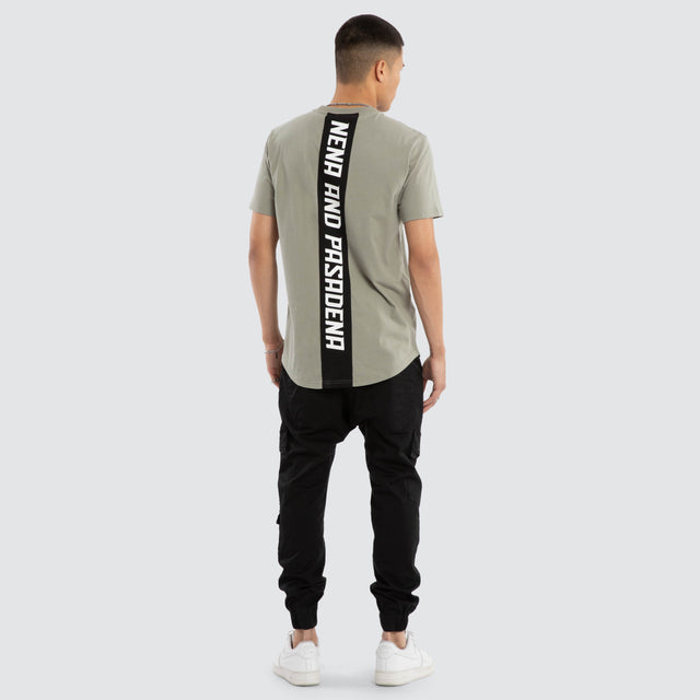 Model wears Synergy Dual Curved Tee Shadow T-Shirts Grey – image 2