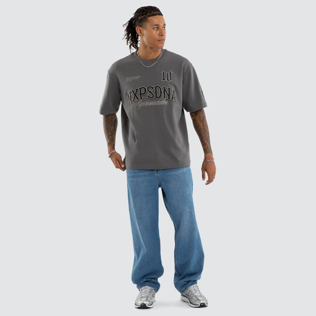 Model wears Warrior Loopback Oversized Tee Charcoal T-Shirts Grey – image 5