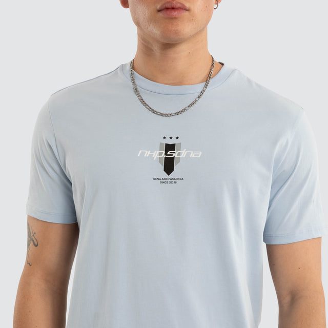 Model wears Central Dual Curved Tee Skyway T-Shirts Blue – image 4