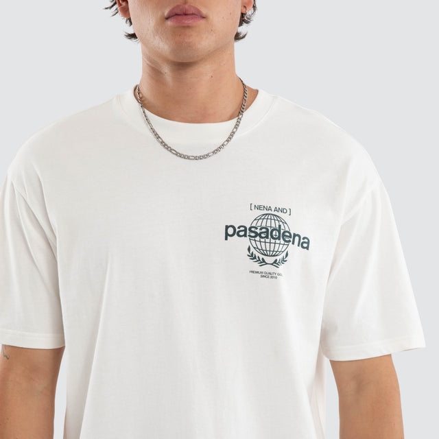 Model wears Dreams Box Fit Tee Natural White T-Shirts White – image 4