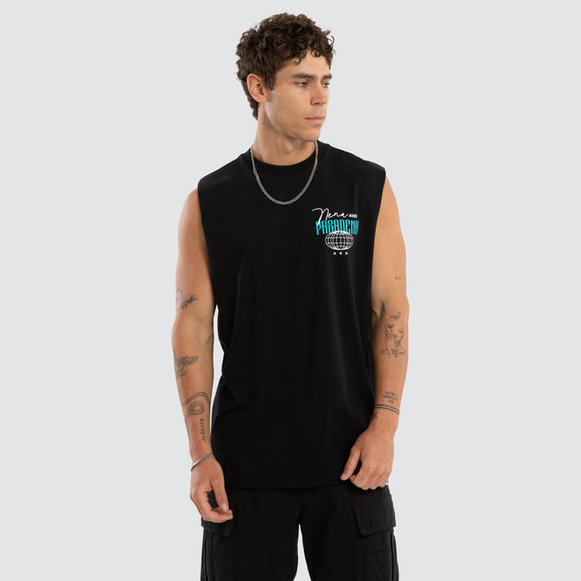 Model wears Drifting Relaxed Muscle Jet Black Muscle Tees Black – image 3