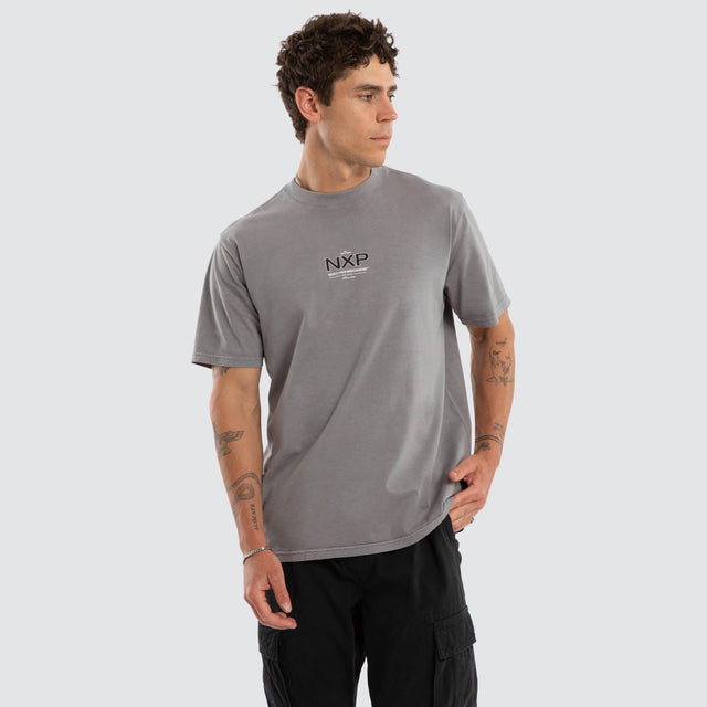 Model wears Cendra Classic Tee Frost Grey T-Shirts Grey – image 3