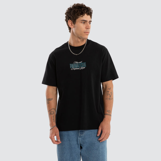 Model wears Ravenor Classic Tee Jet Black T-Shirts Black – image 3