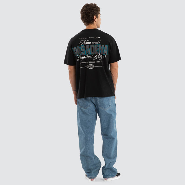Model wears Ravenor Classic Tee Jet Black T-Shirts Black – image 5