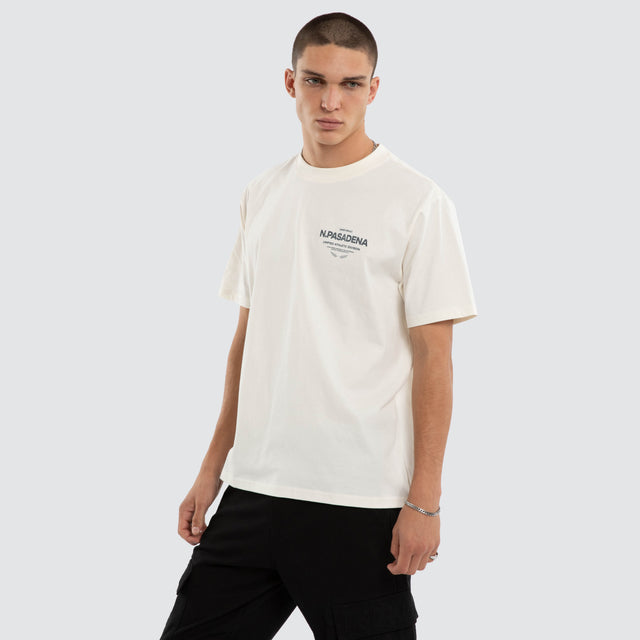 Model wears Leuco Classic Tee Tofu T-Shirts Cream – image 3