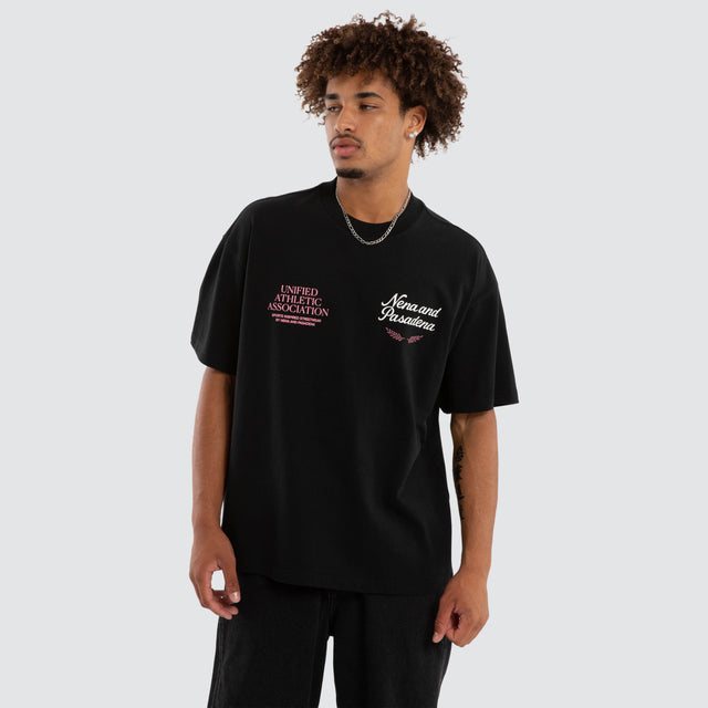 Model wears Nyssa Raptor Tee Anthracite Black T-Shirts Black – image 3