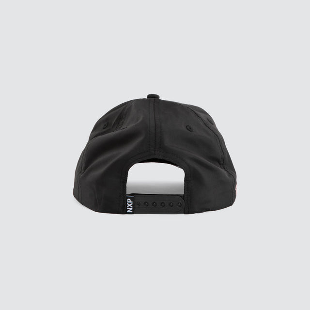Model wears Chamber Cap Jet Black Caps Black – image 3