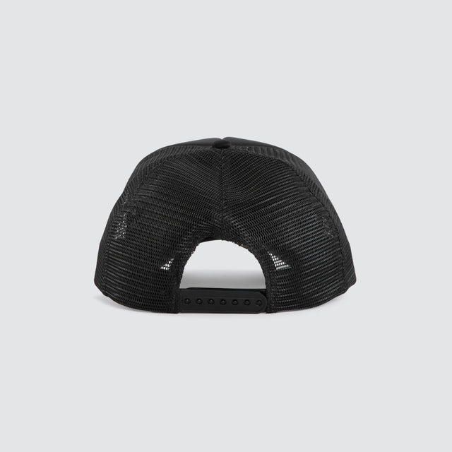 Model wears Echo Cap Jet Black Caps Black – image 3