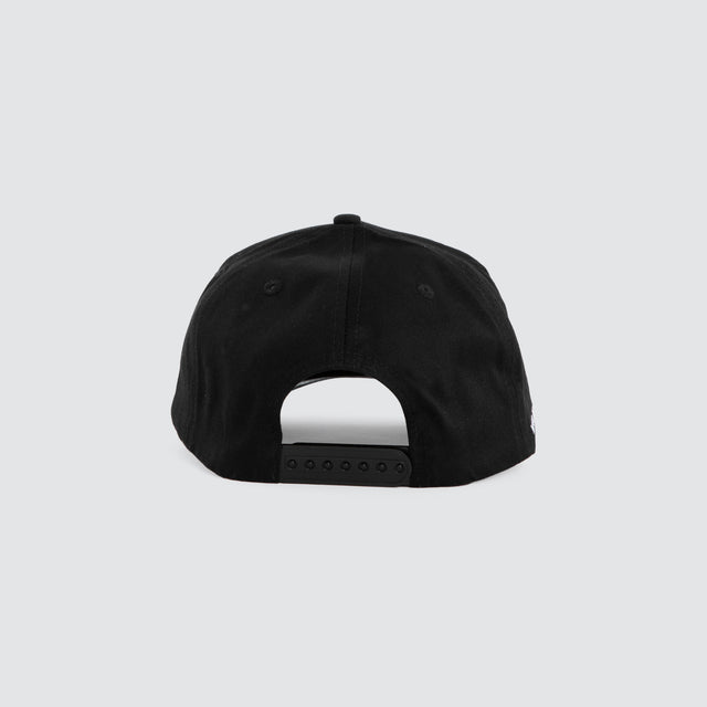 Model wears Mansion Cap Jet Black Caps Black – image 3
