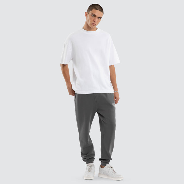 Model wears Capsule Trackpant Charcoal Trackpants Grey – image 4