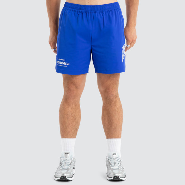 Model wears Demand Trigger Short Dazzling Blue Shorts Blue – image 3
