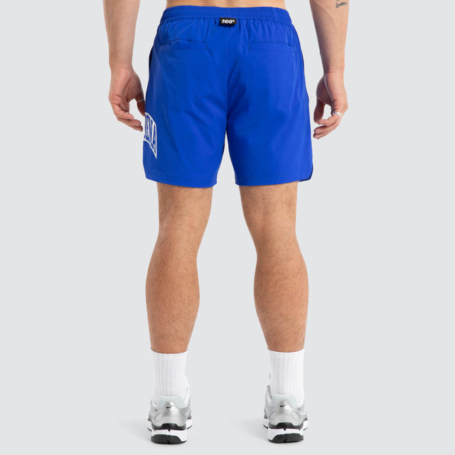 Model wears Demand Trigger Short Dazzling Blue Shorts Blue – image 4