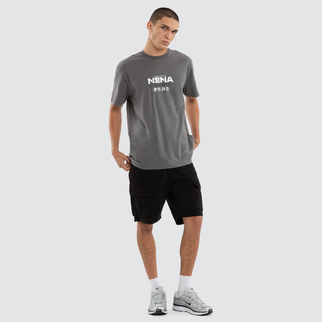 Model wears Weekend Relaxed Tee Charcoal T-Shirts Grey – image 5