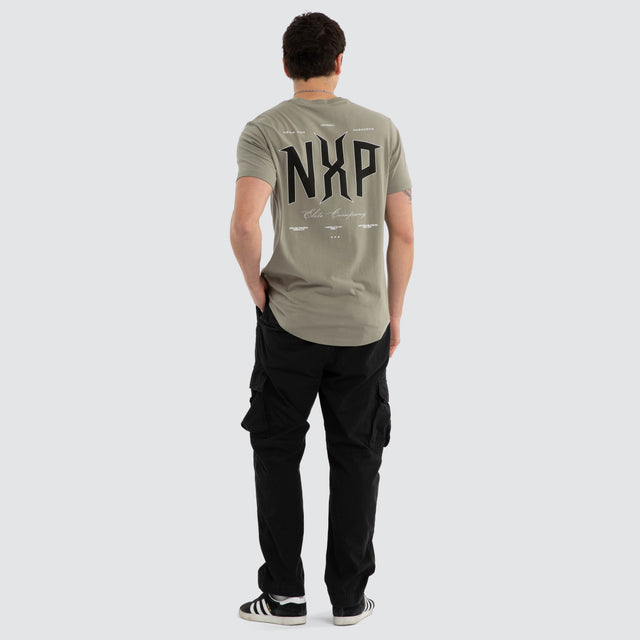 Model wears Dominate Dual Curved Tee Shadow T-Shirts Grey – image 5