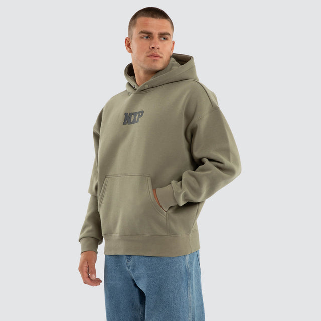 Model wears Foundation Box Fit Hoodie Khaki Hoodies Green – image 3