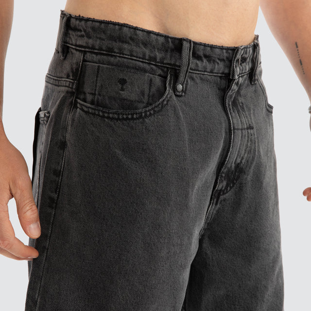 Mid Slacker Long Denim Jort Aged Black