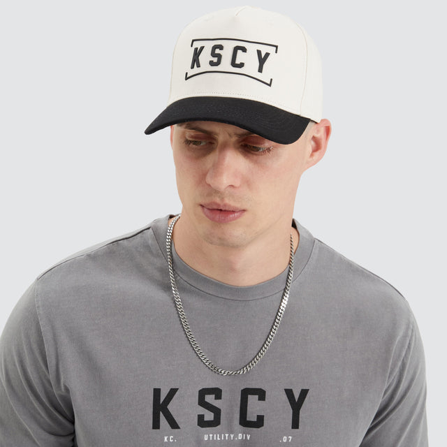 Kiss Chacey Bronx 5 Panel Curved Peak Cap White/Black