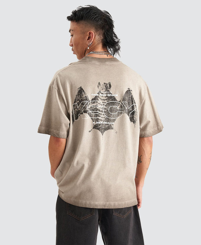 Kiss Chacey Grunge Bat Street Fit T-Shirt Oil Washed Brown