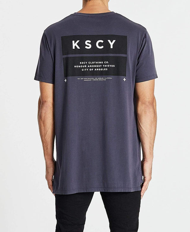 Kiss Chacey Independent Step Hem T-Shirt Pigment Navy