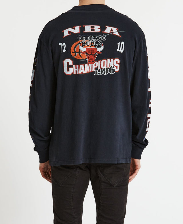 Mitchell & Ness 1996 Champions Long Sleeve T-Shirt Faded Black