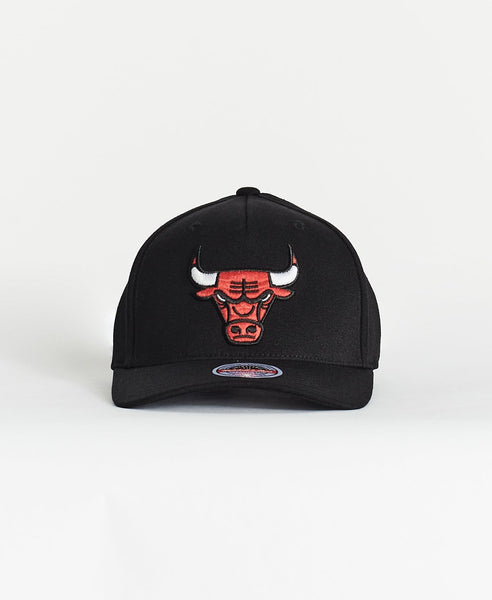 Mitchell & Ness 110 Chicago Bulls snapback cap in black