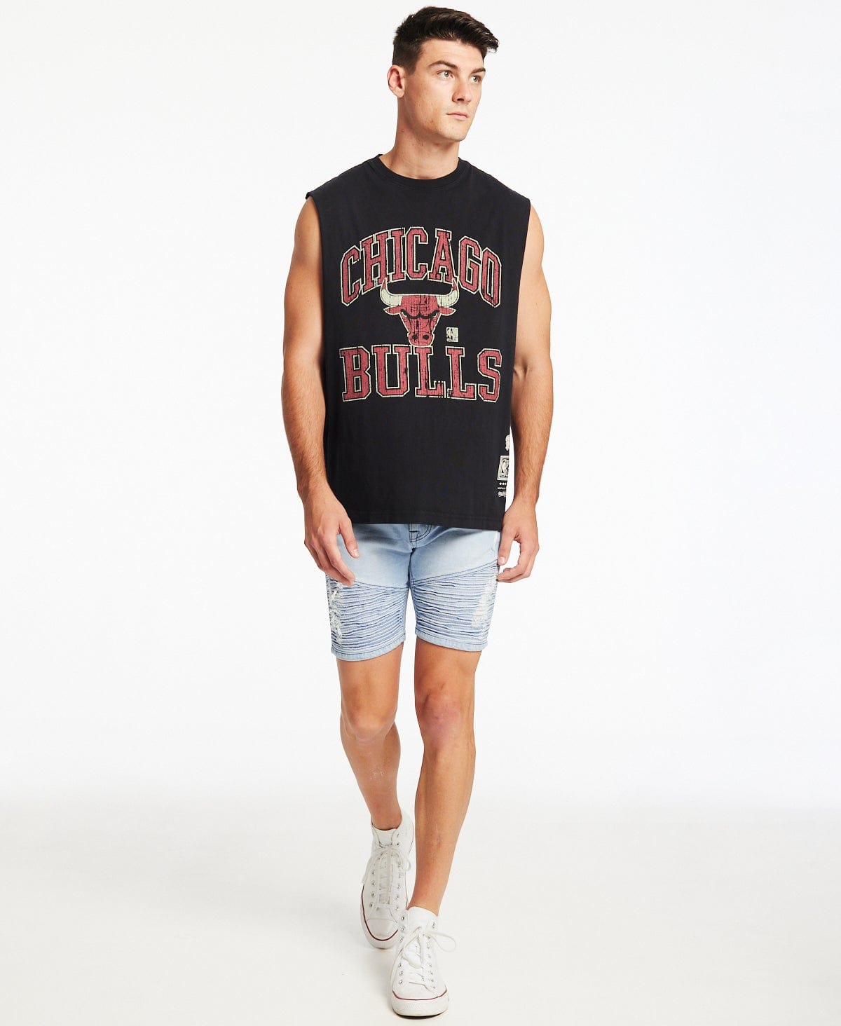 Mitchell & Ness - Chicago Bulls Vintage Big Logo Tee in Faded Black