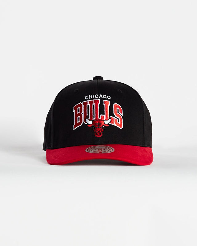 Mitchell & Ness NBA Team Arch Pro Crown Bulls Black/Red
