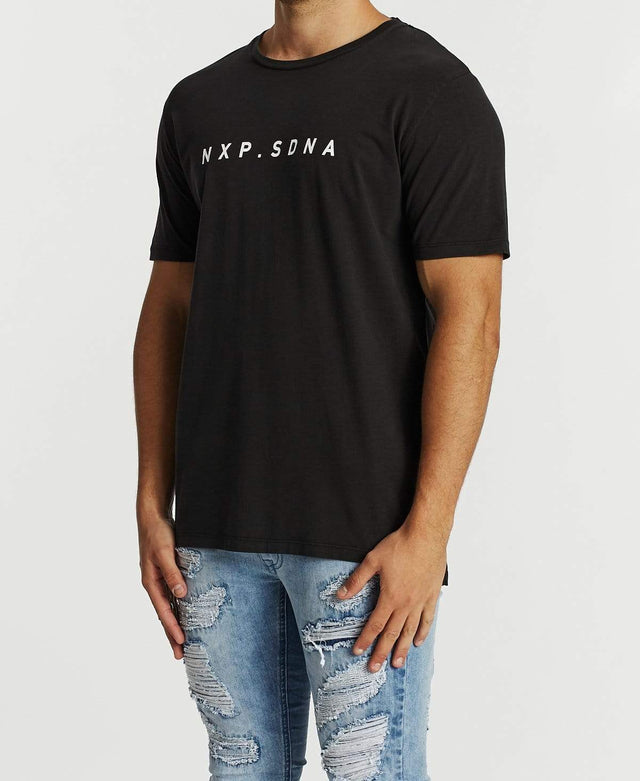 Nena & Pasadena Dominance Step Hem T-Shirt Pigment Black