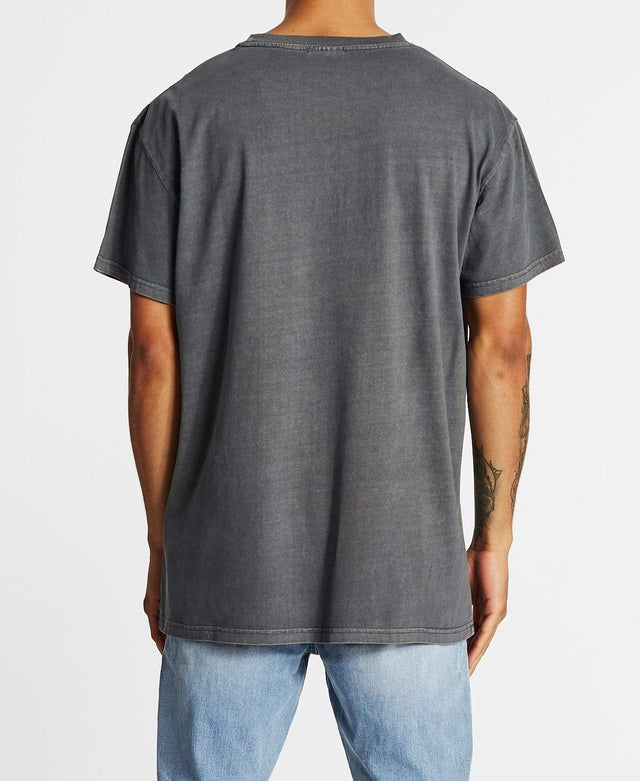 Nomadic Divide Custom Fit T-Shirt Pigment Asphalt